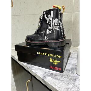 Sex Pistols Backhand Straw Grain Boot Dr. Martens Size 10 Men's New - Box Black